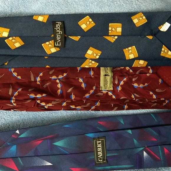 Set of 3 Men's ties - Picture 2 of 2